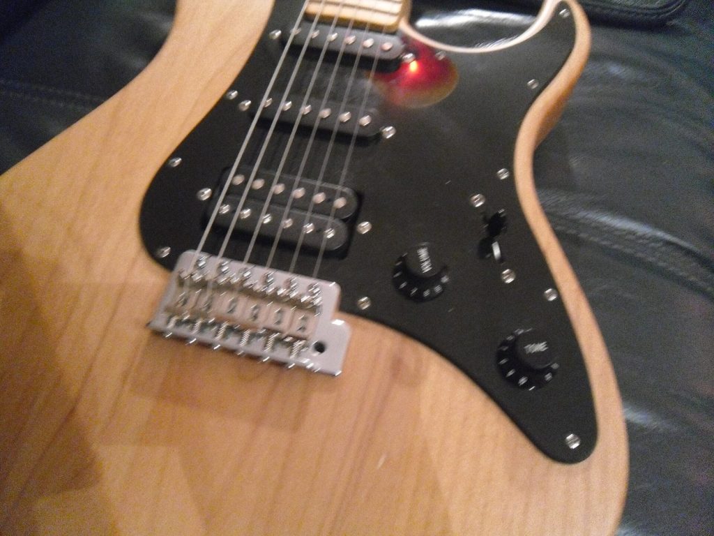 گیتار الکتریک Yamaha Pacifica؛ یکی از انتخابهای رایج گیتار الکتریک برای مبتدی